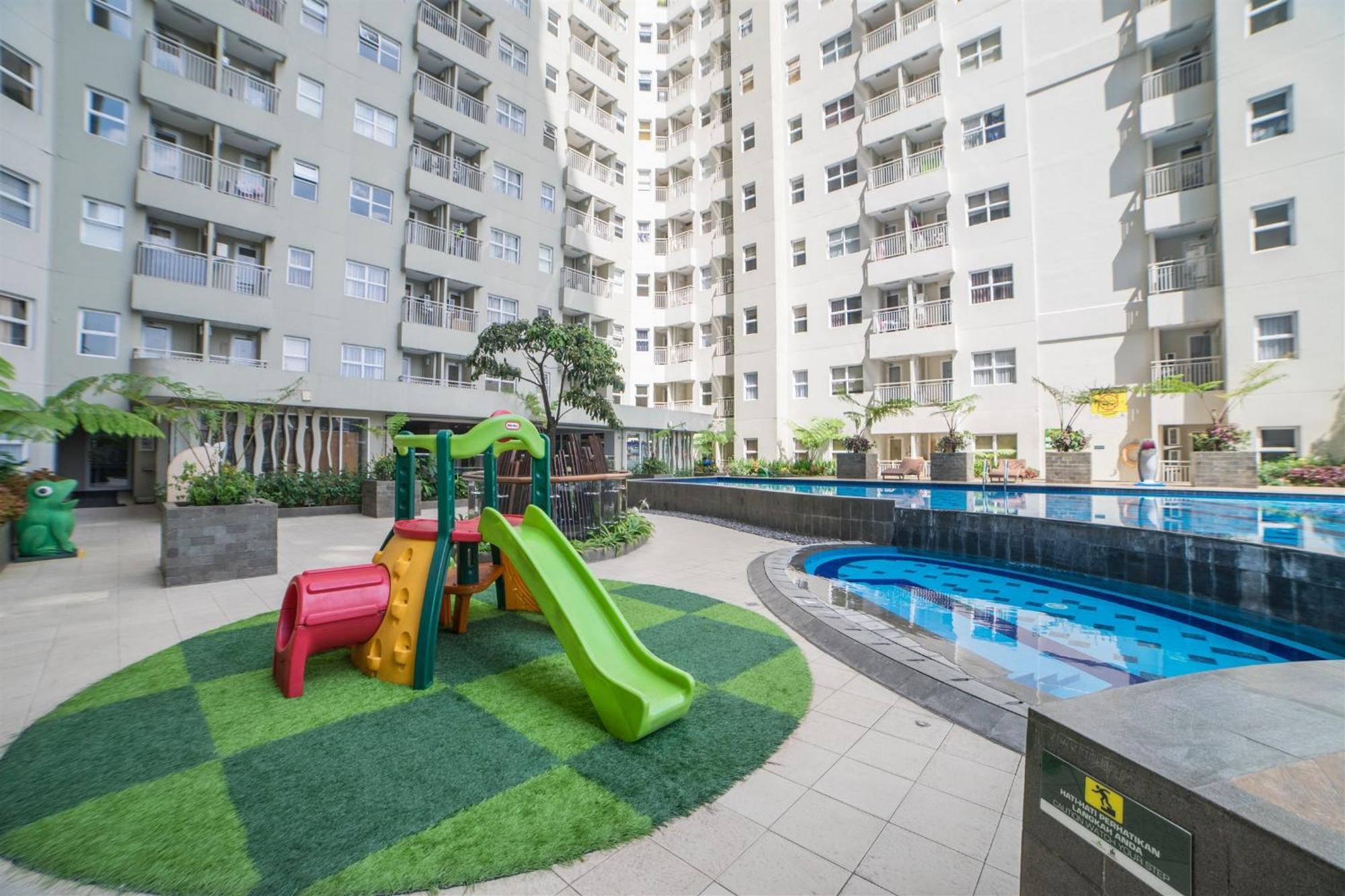 Cozy And Clean 1br At Parahyangan By Travelio Apartemen *